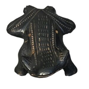 Vintage Hand Carved Clay Frog Reptile Decorative‎ Figurine